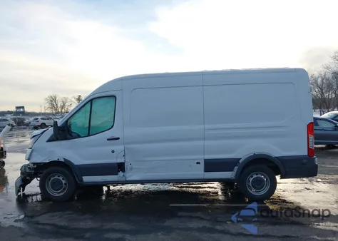 2017 Ford Transit-250 z USA, uszkodzony, nr VIN 1FTYR2CG1HKA36048